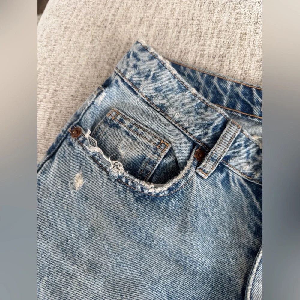 Zara - Distressed Denim Jeans - Picture 7 of 7